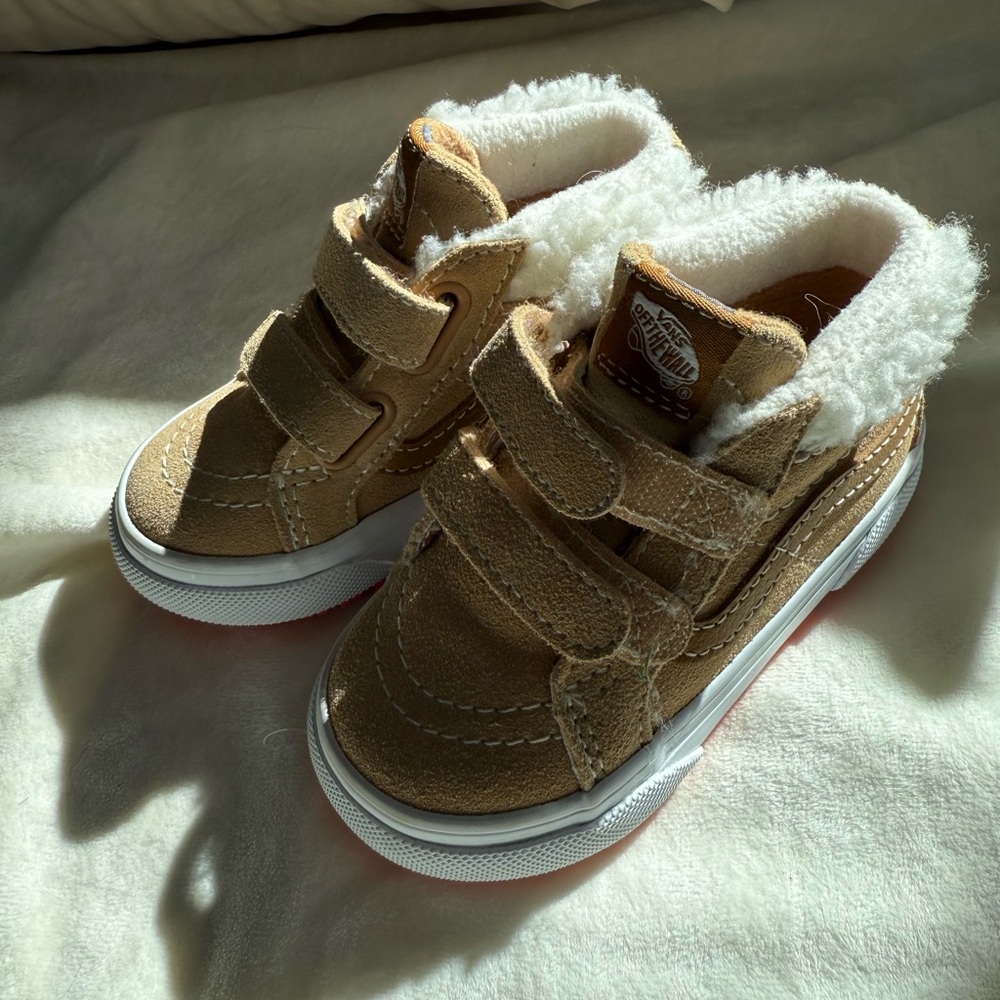 Vans Kids Tan Khaki High-Top Shoes with Faux Fur Lining